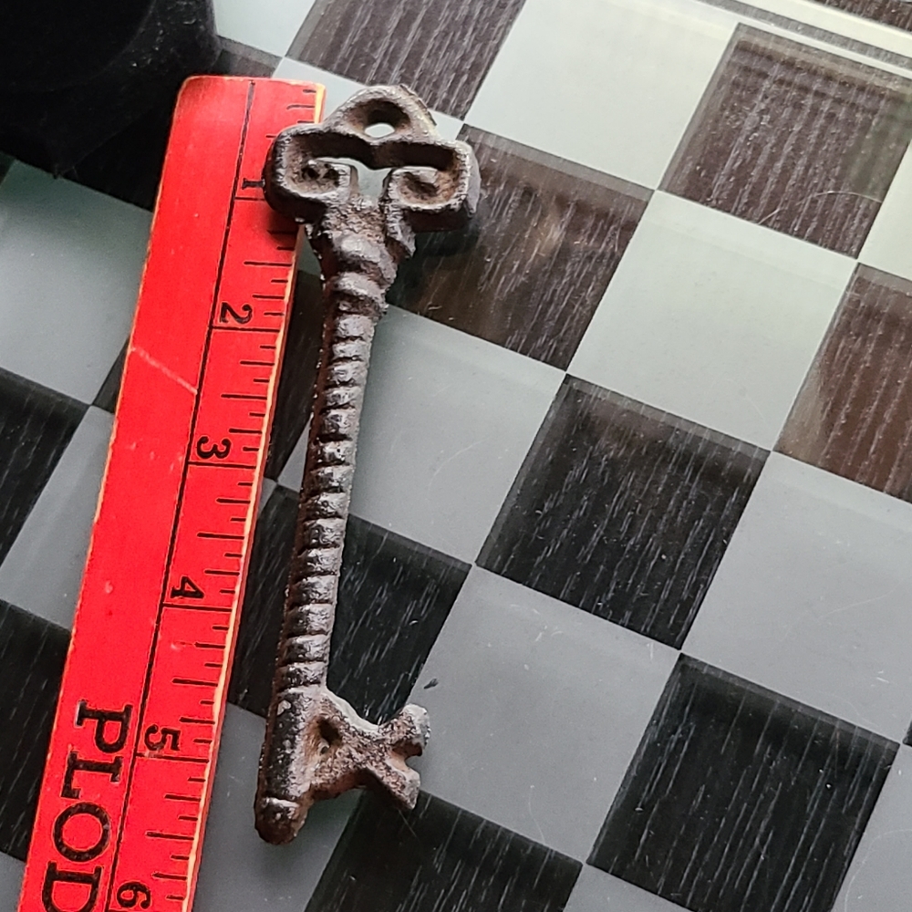 Large Vintage Key - Picture 4 of 5
